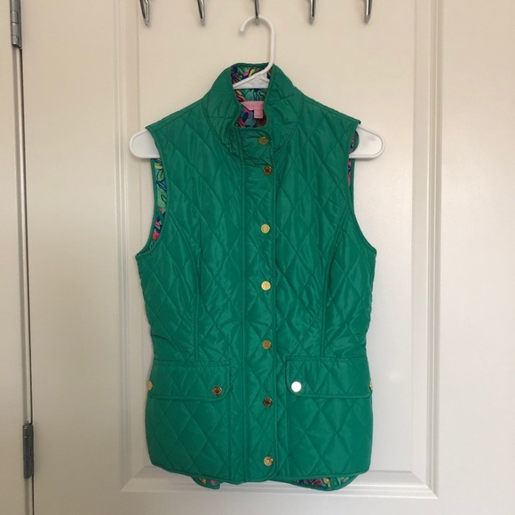 Green Getaway Quilted Vest - Picture 5 of 9